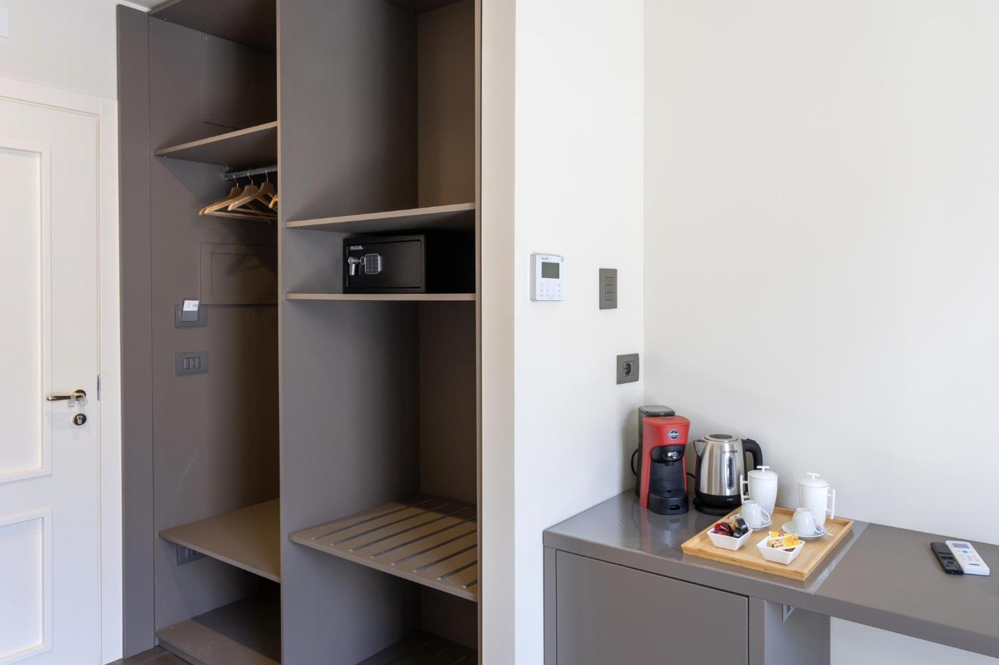Palazzo Costarelli - Bed And Breakfast คาตาเนีย ภายนอก รูปภาพ