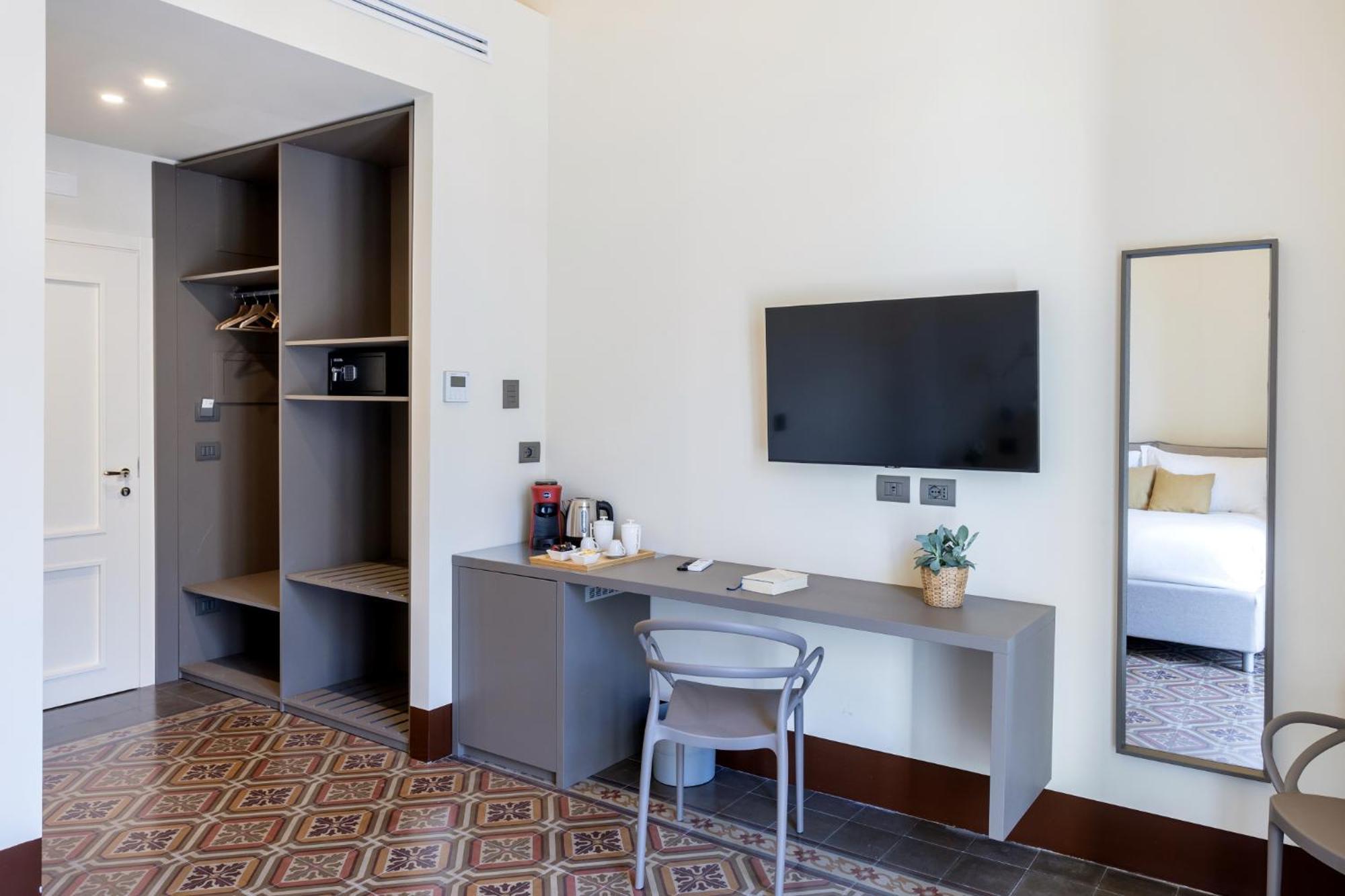 Palazzo Costarelli - Bed And Breakfast คาตาเนีย ภายนอก รูปภาพ