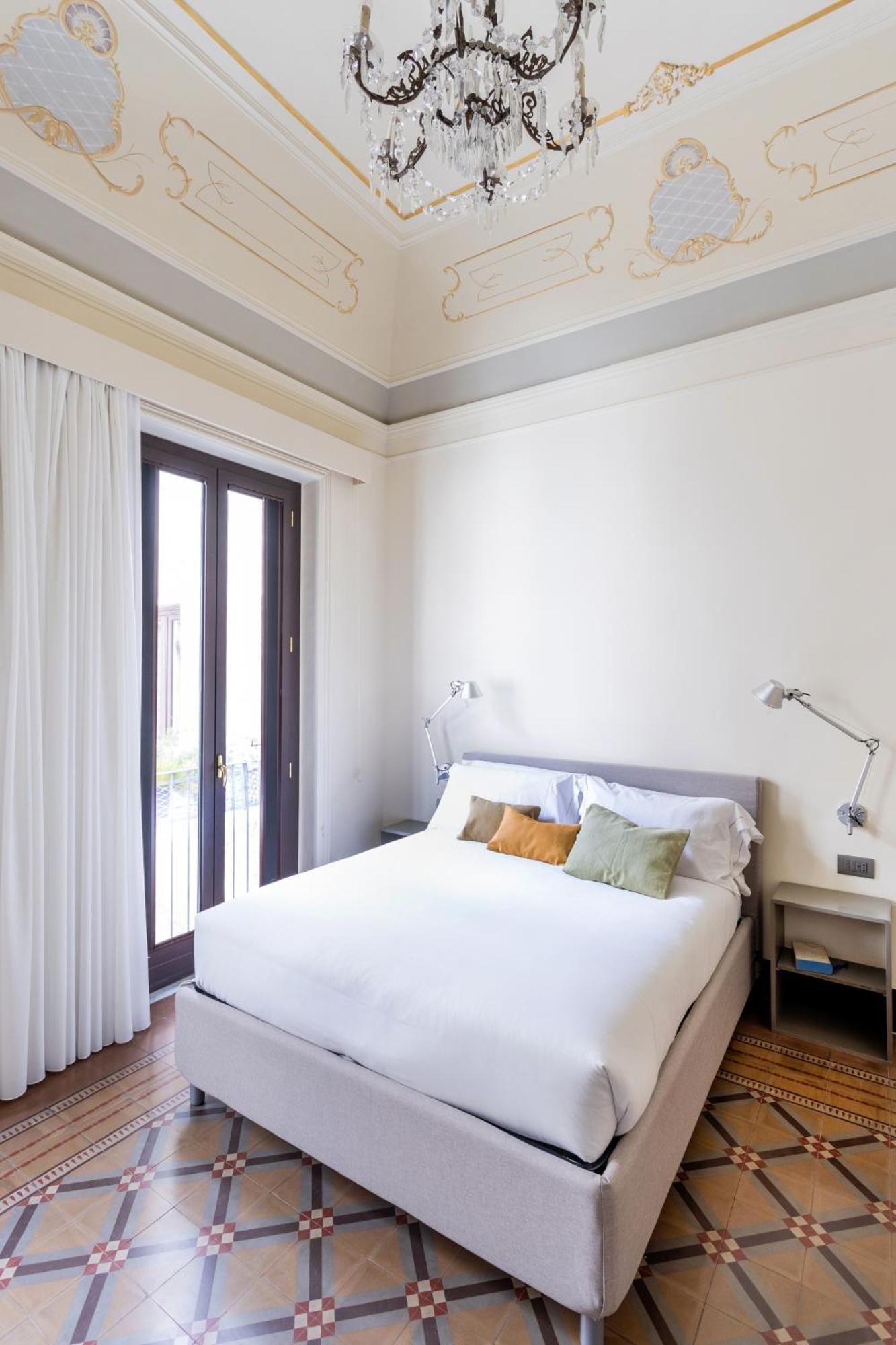 Palazzo Costarelli - Bed And Breakfast คาตาเนีย ห้อง รูปภาพ