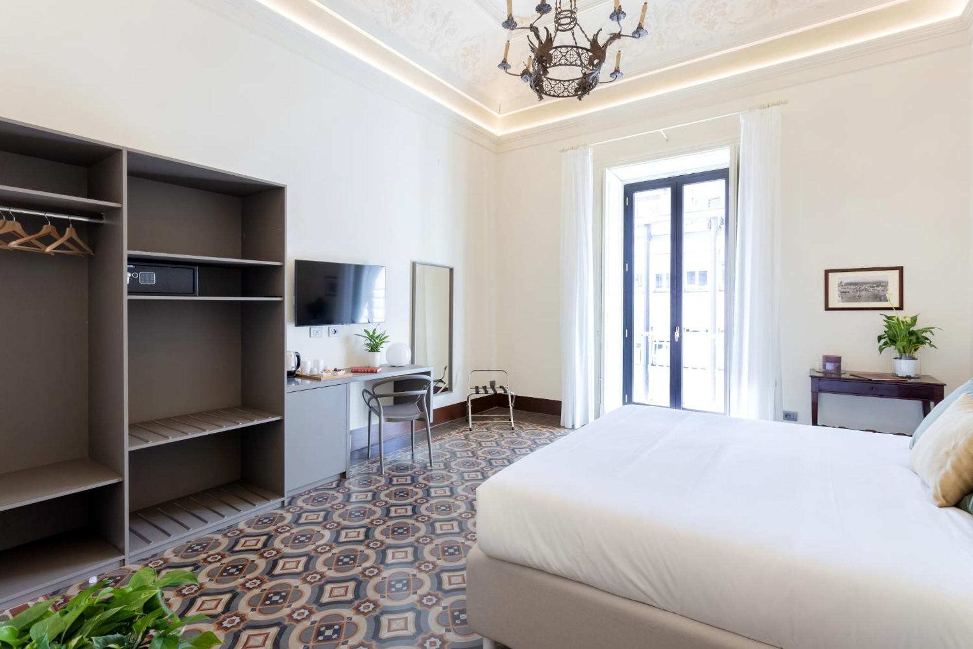 Palazzo Costarelli - Bed And Breakfast คาตาเนีย ห้อง รูปภาพ