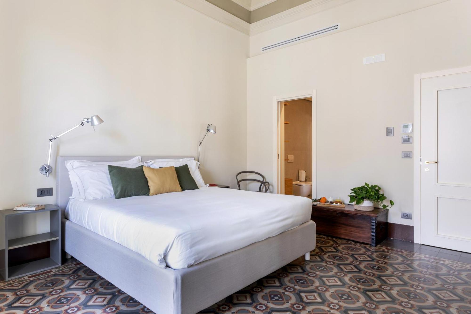 Palazzo Costarelli - Bed And Breakfast คาตาเนีย ห้อง รูปภาพ