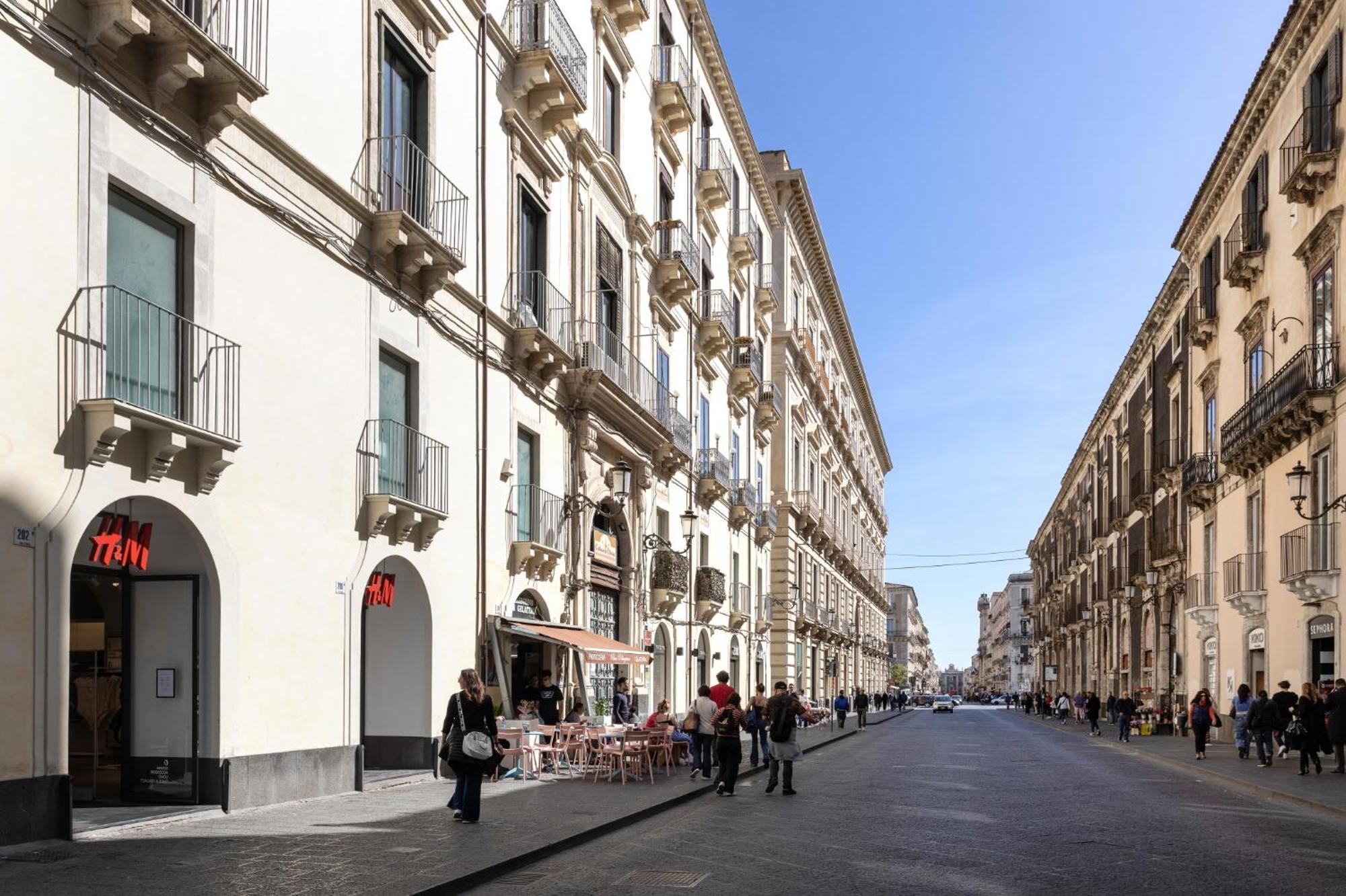 Palazzo Costarelli - Bed And Breakfast คาตาเนีย ภายนอก รูปภาพ