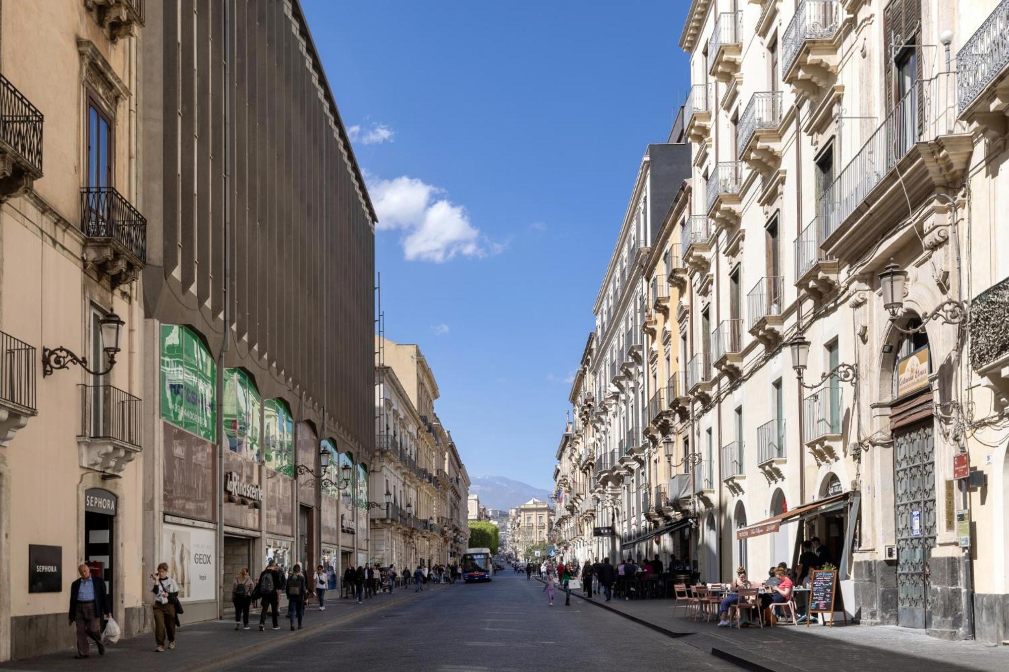 Palazzo Costarelli - Bed And Breakfast คาตาเนีย ภายนอก รูปภาพ